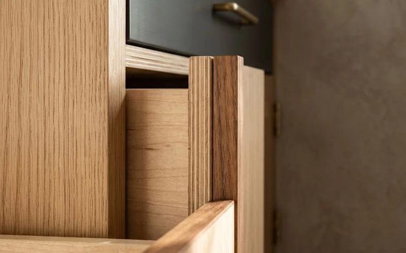 Plywood cabinet box edge showing void-free multi-ply layers
